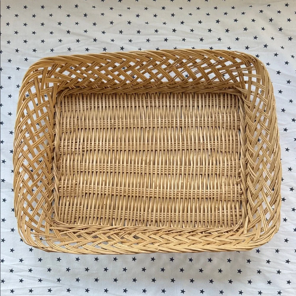 Vintage Rectangular Bread / Fruit / Storage / Decor Basket 13.5” x 10.5” EUC